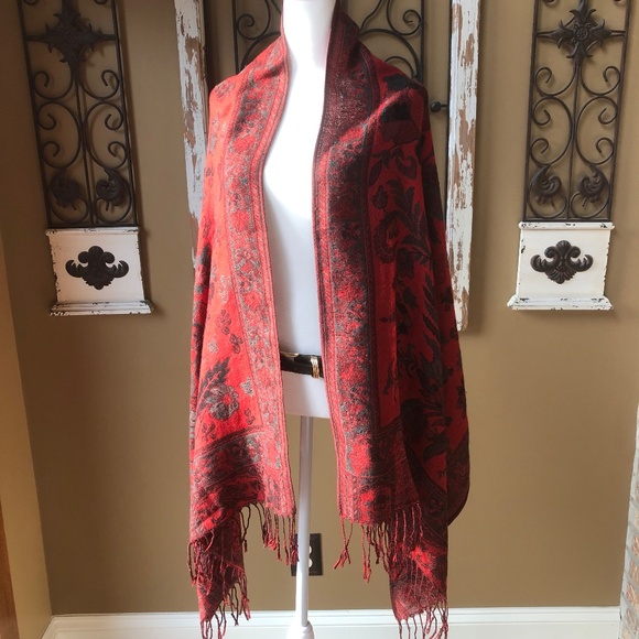 Reversible Large Shawl.  One size fits all. Black, Red and Gray - Picture 1 of 6